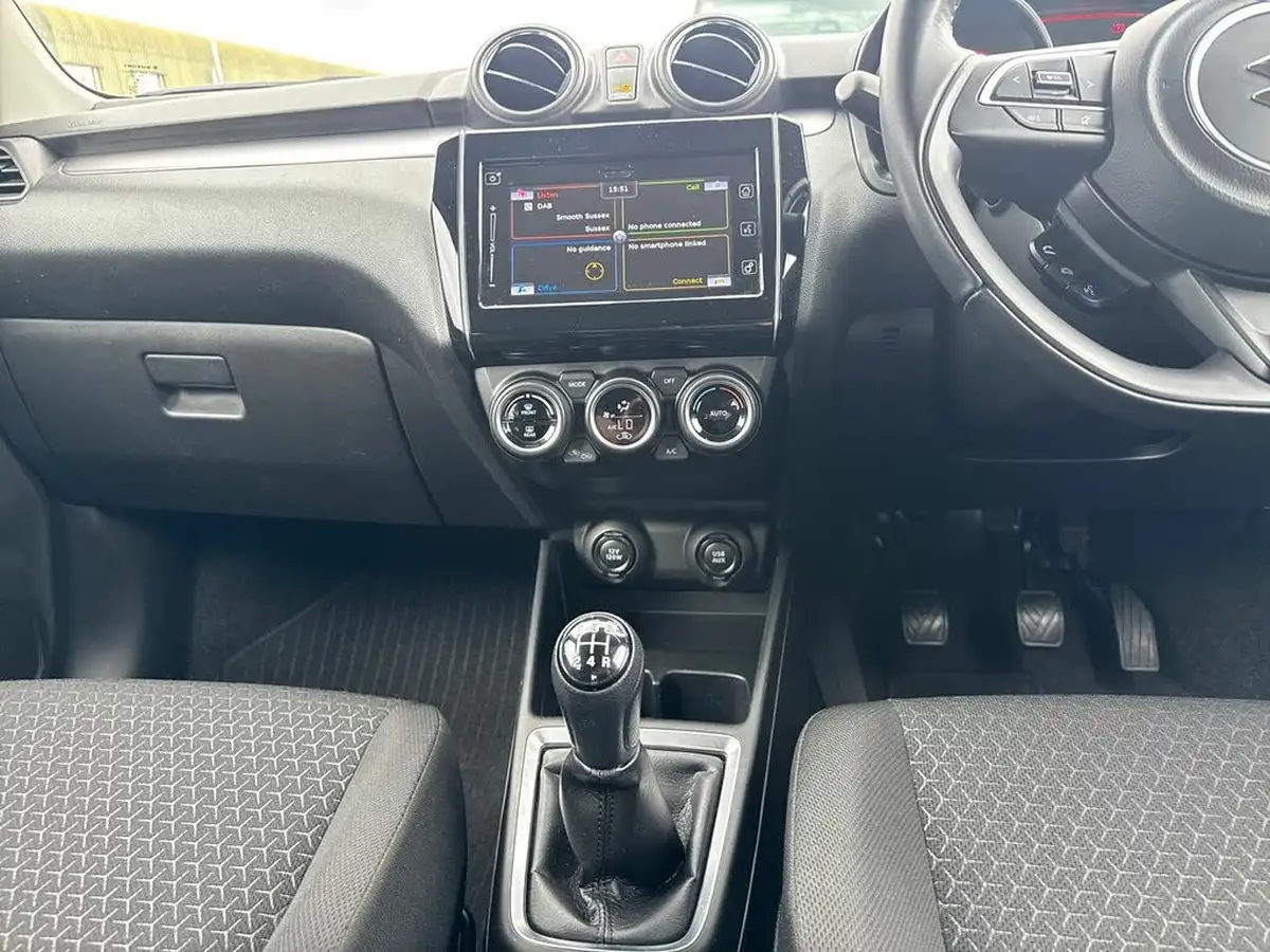 2021-suzuki-swift-12-dualjet-sz5-big-13