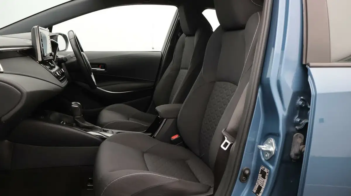 2022-toyota-corolla-18-vvt-i-icon-tech-spare-wheel-touring-sports-5d-big-14
