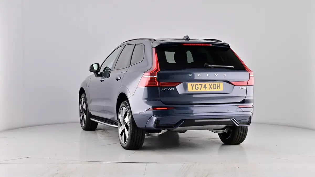2024-volvo-xc60-20-t8-ultimate-dark-big-70