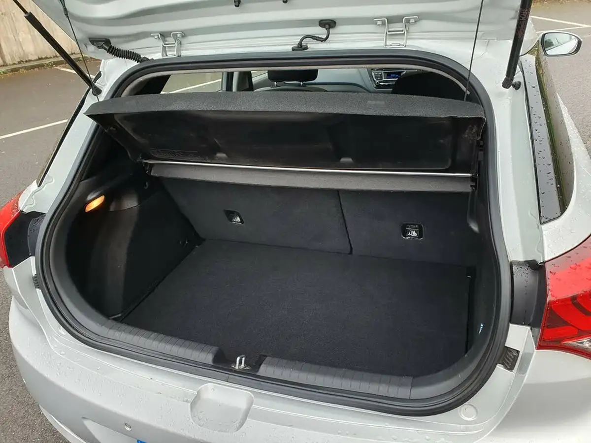 2015-hyundai-i20-14crdi-se-hatchback-5d-big-27
