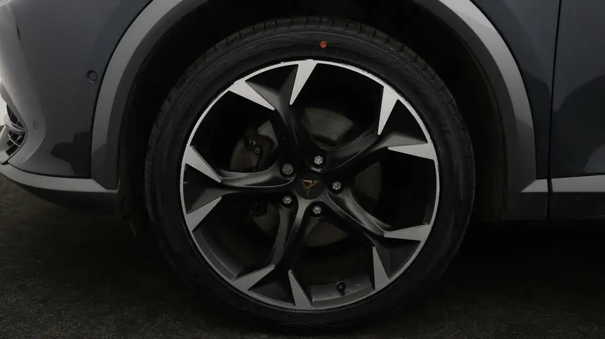 2021-cupra-formentor-14-e-hybrid-v2-big-17