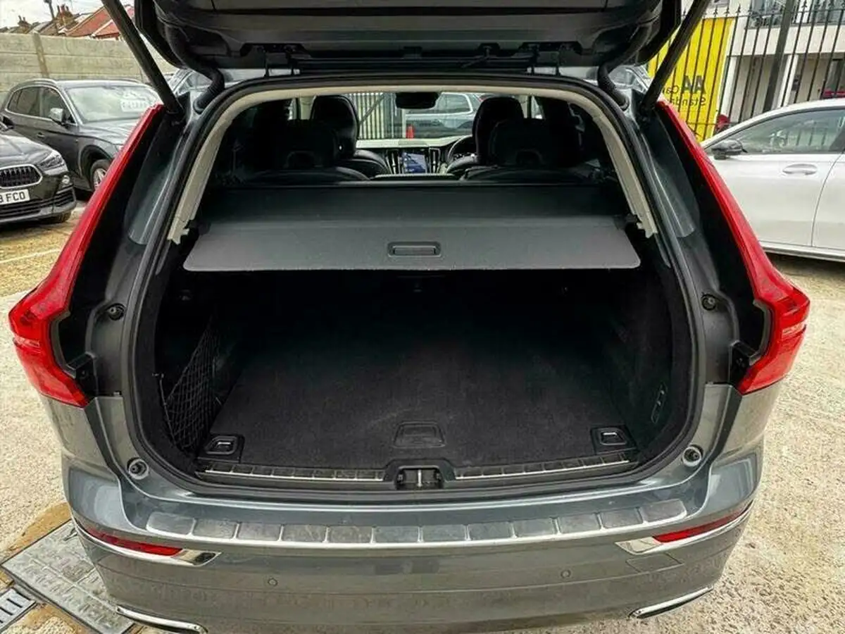 2018-volvo-xc60-20td-d4-inscription-pro-4x4-geartronic-big-26