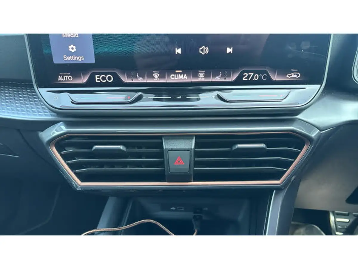 2025-cupra-leon-nf-15-e-hybrid-vz1-hatchback-big-12