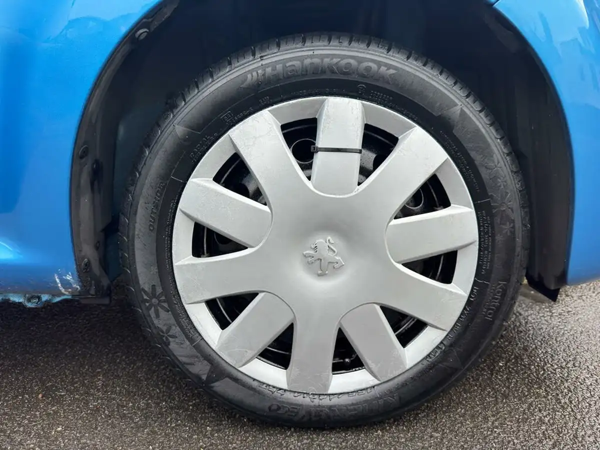 2008-peugeot-107-10-urban-3d-big-26