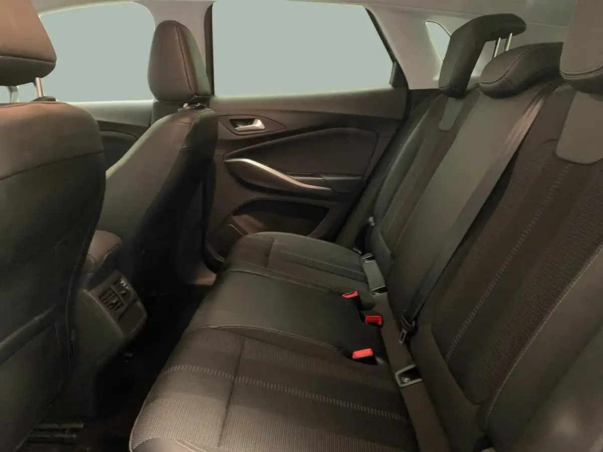 2023-vauxhall-grandland-12-gs-130ps-big-28