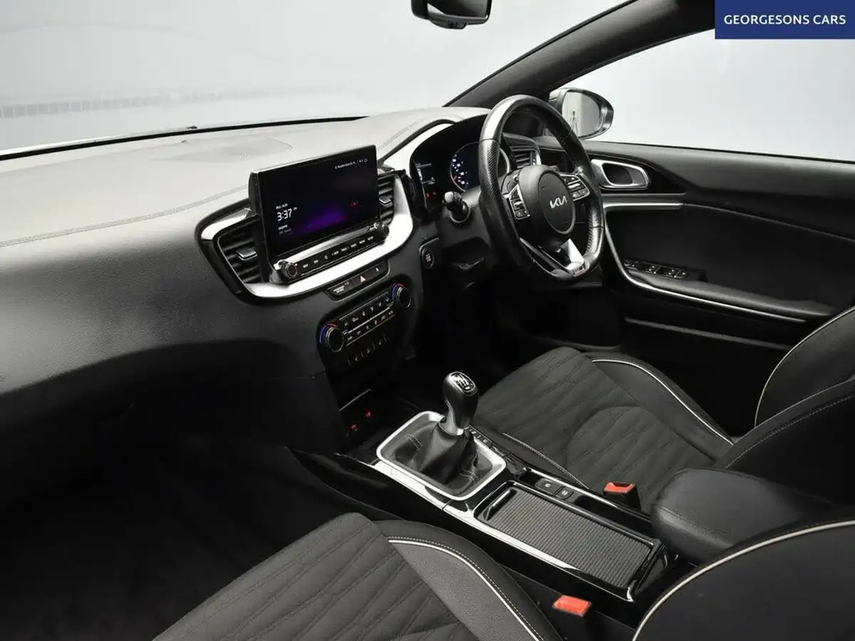 2022-kia-pro-ceed-15-t-gdi-gt-line-big-9