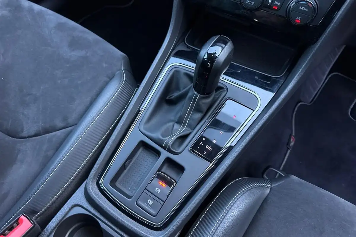 2019-seat-leon-20-tsi-cupra-290-big-22