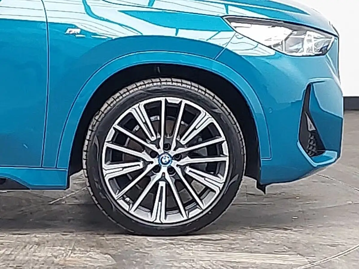 2023-bmw-ix1-e-xdrive30-m-sport-pro-packtech-plus-pack-big-13