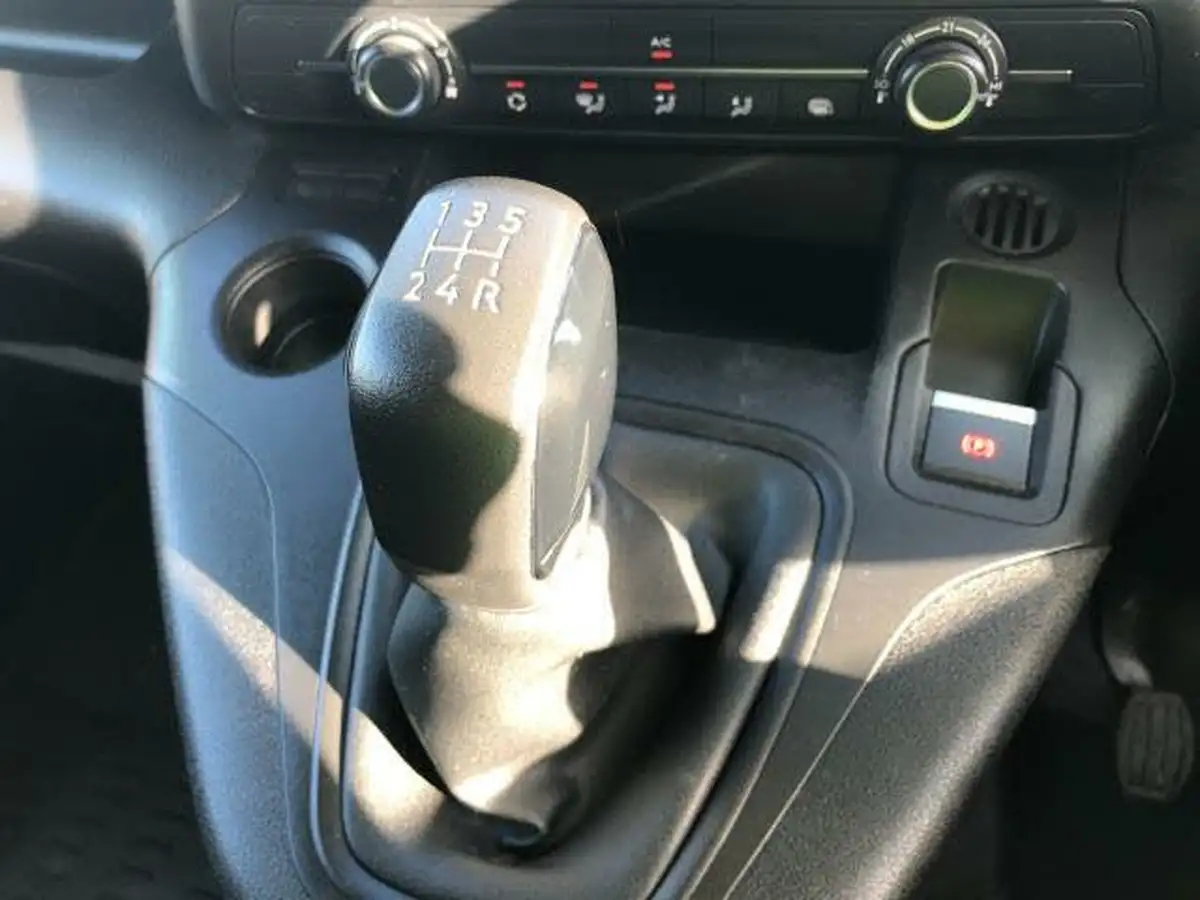 2021-peugeot-partner-15-bluehdi-1000-professional-100ps-eu6dt-panel-big-11