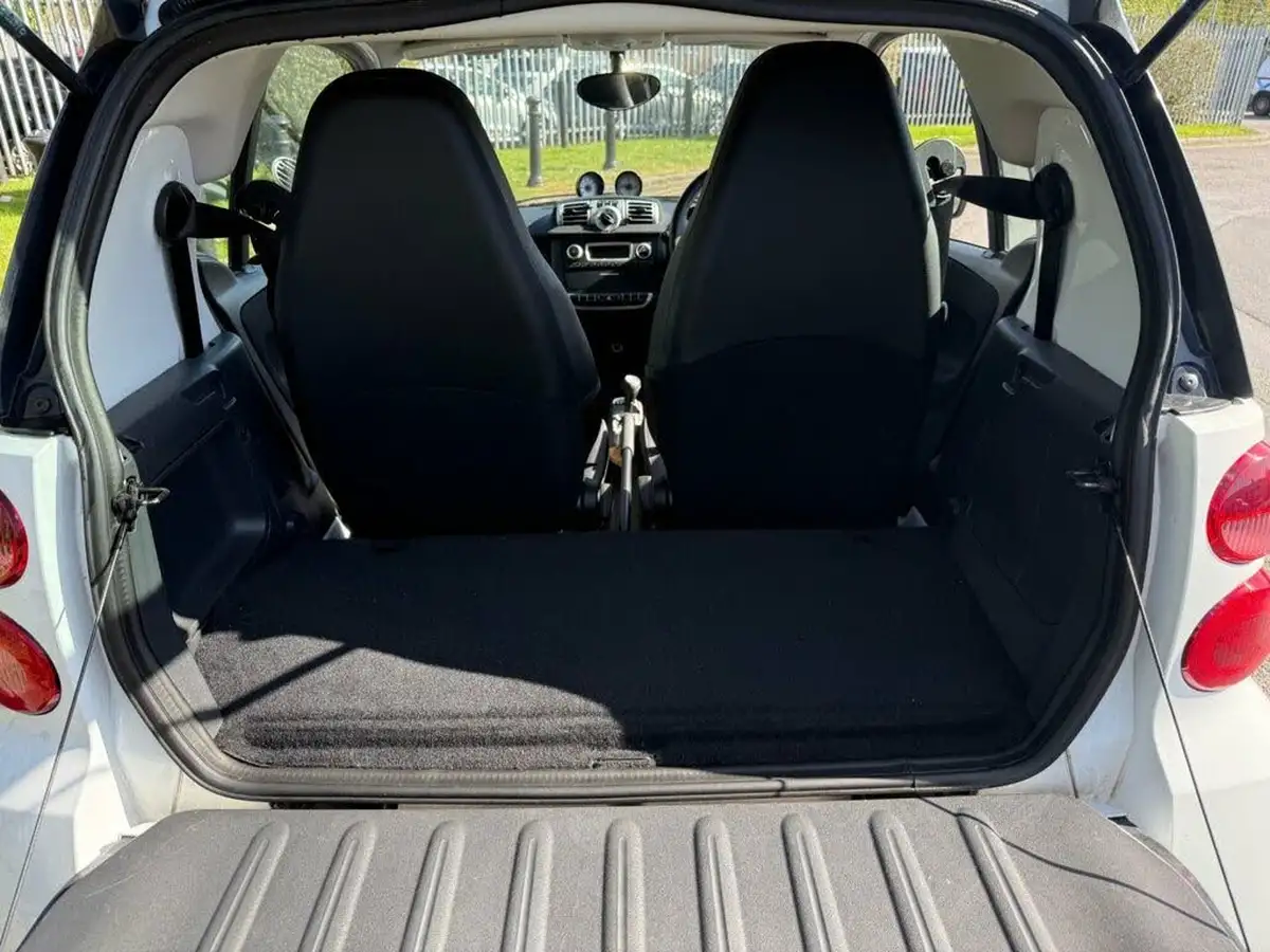 2013-smart-fortwo-10-edition-21-coupe-big-12