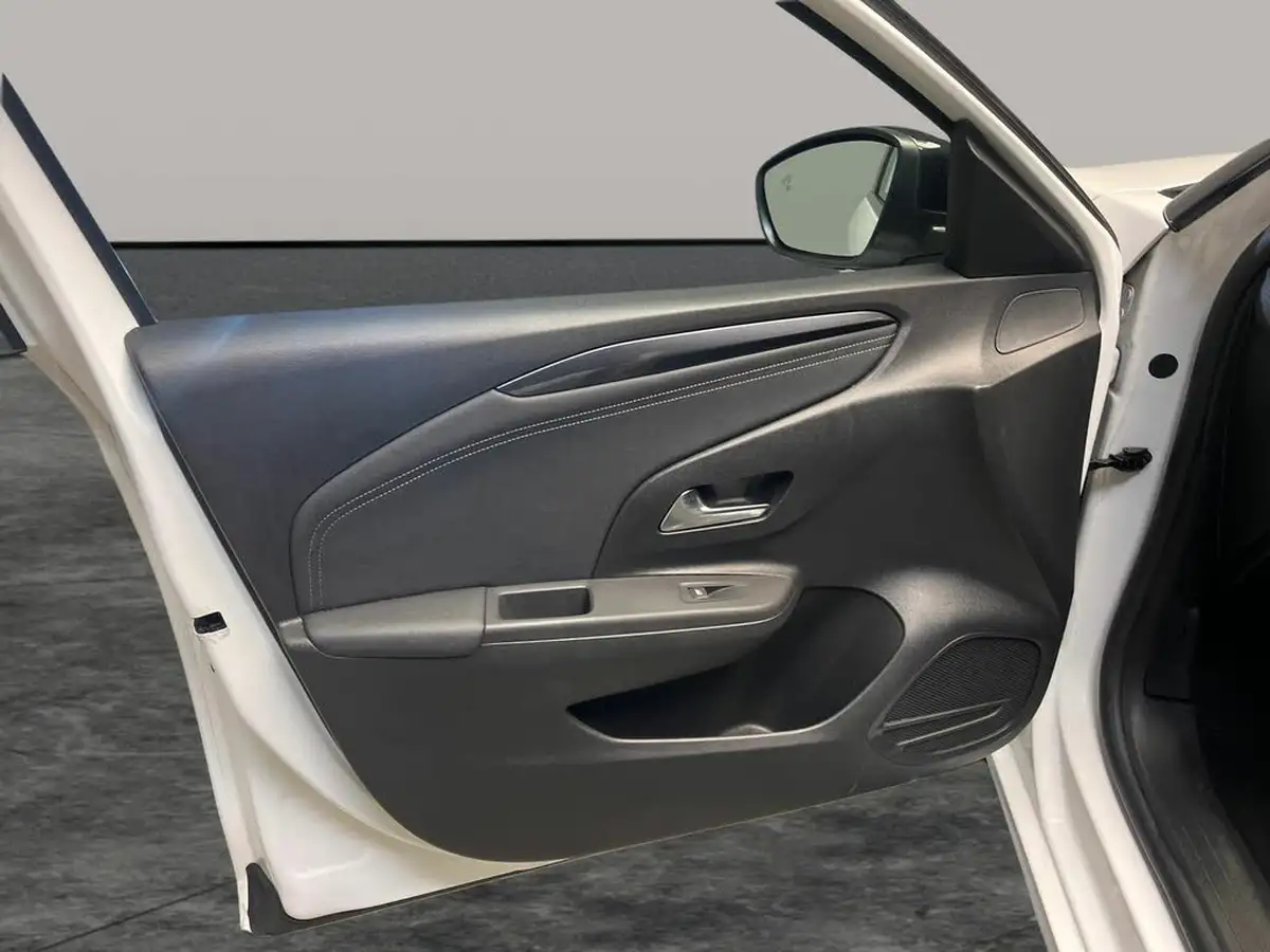 2020-vauxhall-corsa-e-elite-nav-74kw-big-35