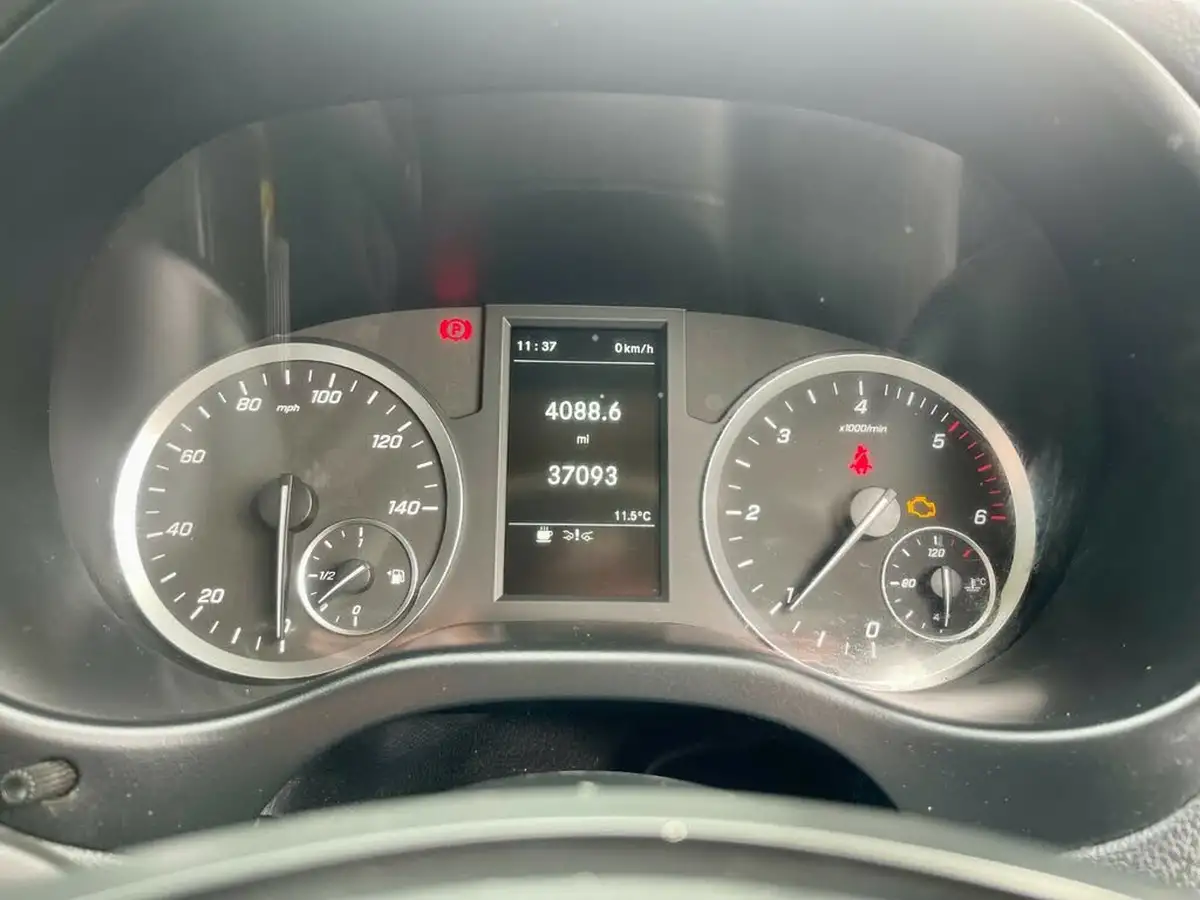 2021-mercedes-benz-vito-18-cdi-114-progressive-l2-panel-big-19
