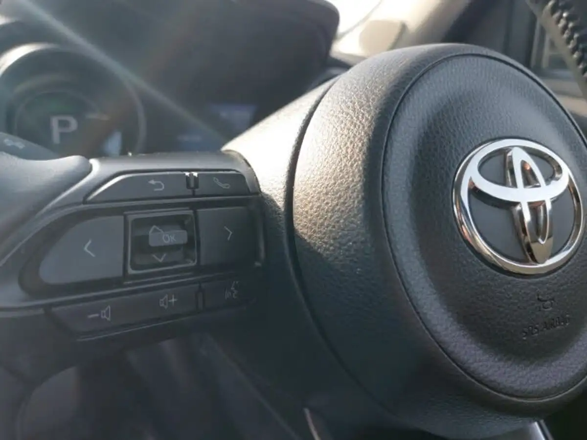 2021-toyota-yaris-cross-15-vvt-i-icon-big-13