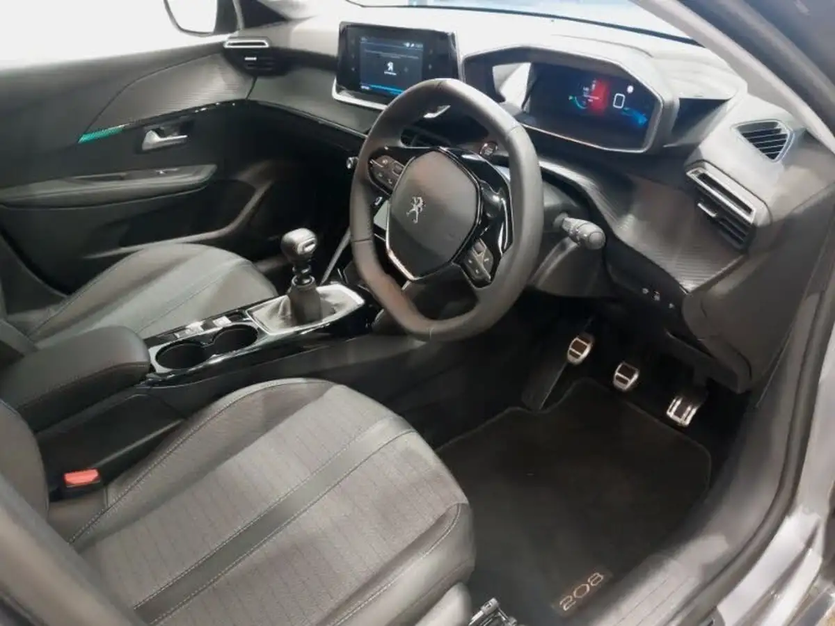 2023-peugeot-208-12-puretech-allure-premium-100ps-big-17