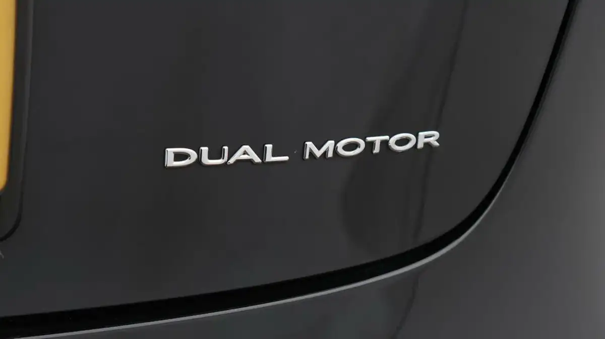 2021-tesla-model-3-e-long-range-awd-big-22