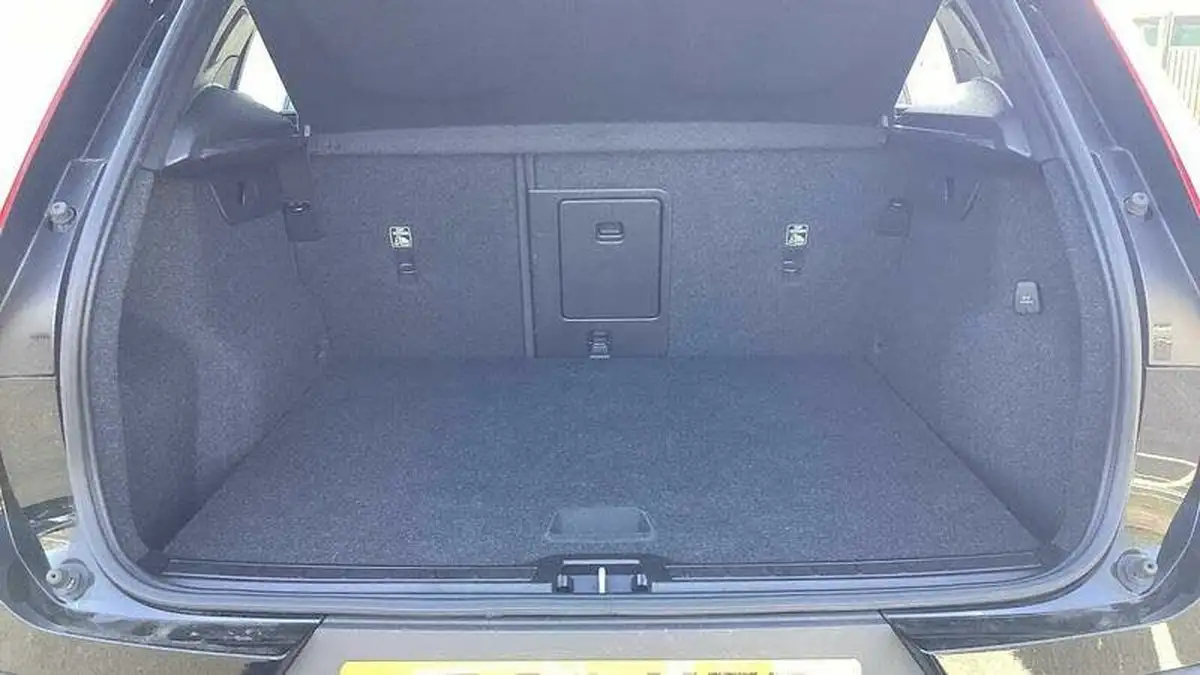 2022-volvo-xc40-15-t4-plus-big-16