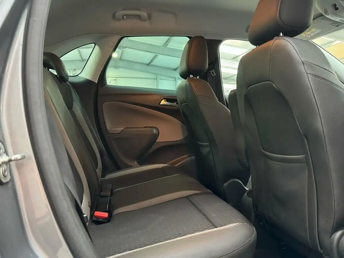 2018-vauxhall-crossland-x-16-tech-line-nav-120ps-big-15