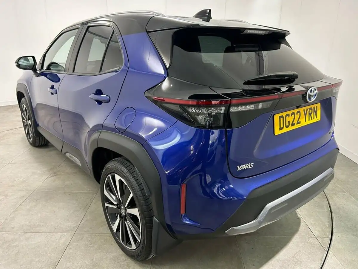 2022-toyota-yaris-cross-15-vvt-i-premiere-edition-big-50