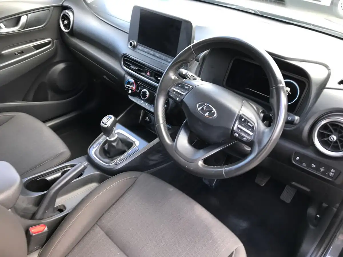 2022-hyundai-kona-10-t-gdi-se-connect-big-2