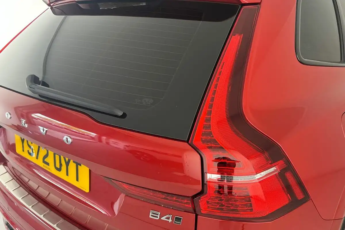 2022-volvo-xc60-20td-b4-plus-big-19