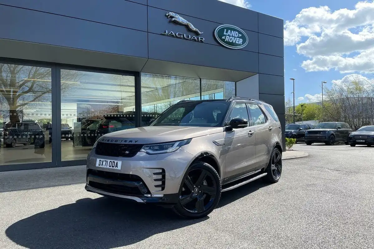 2021-land-rover-discovery-30-d300-r-dynamic-hse-big-24