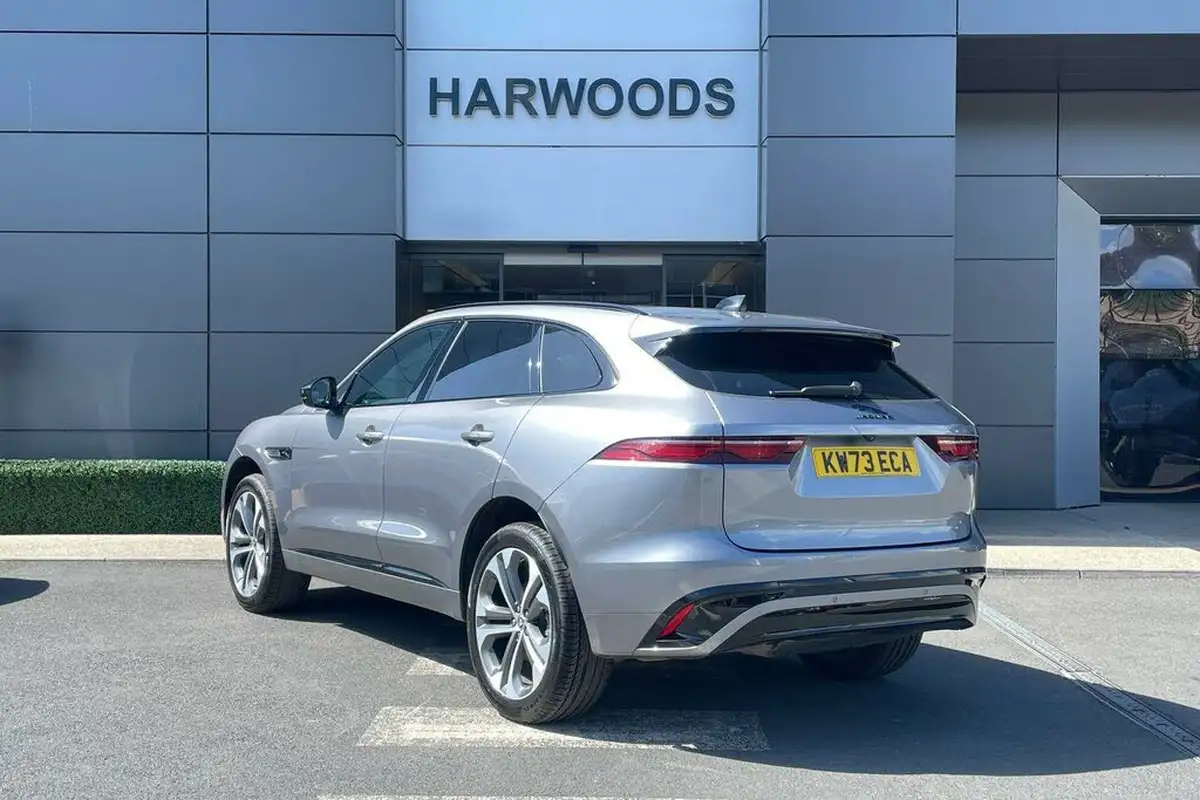 2023-jaguar-f-pace-20-d200-r-dynamic-hse-black-big-8