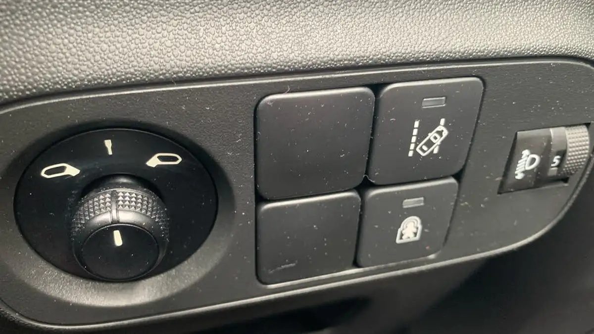 2017-citroen-c3-12-puretech-flair-82ps-big-33