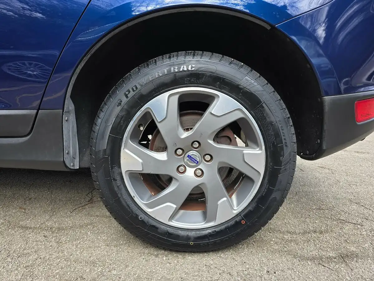 2010-volvo-xc60-20-t5-se-big-70