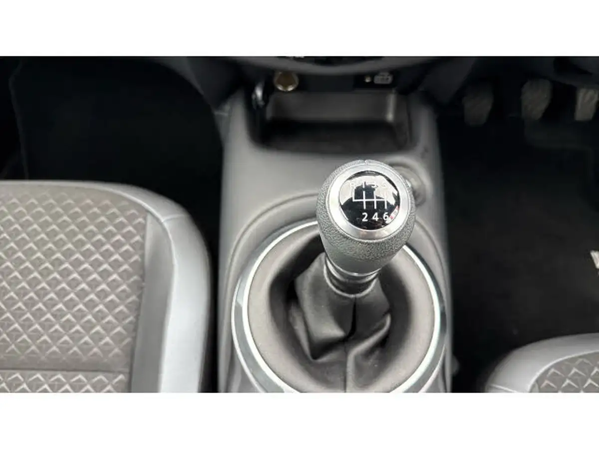 2024-nissan-juke-10-dig-t-n-connecta-big-12