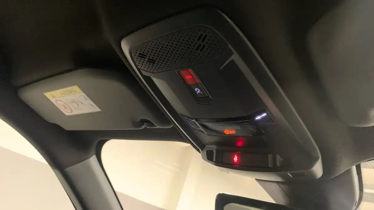 2024-peugeot-2008-suv-e-gt-136ps-50kwh-big-38