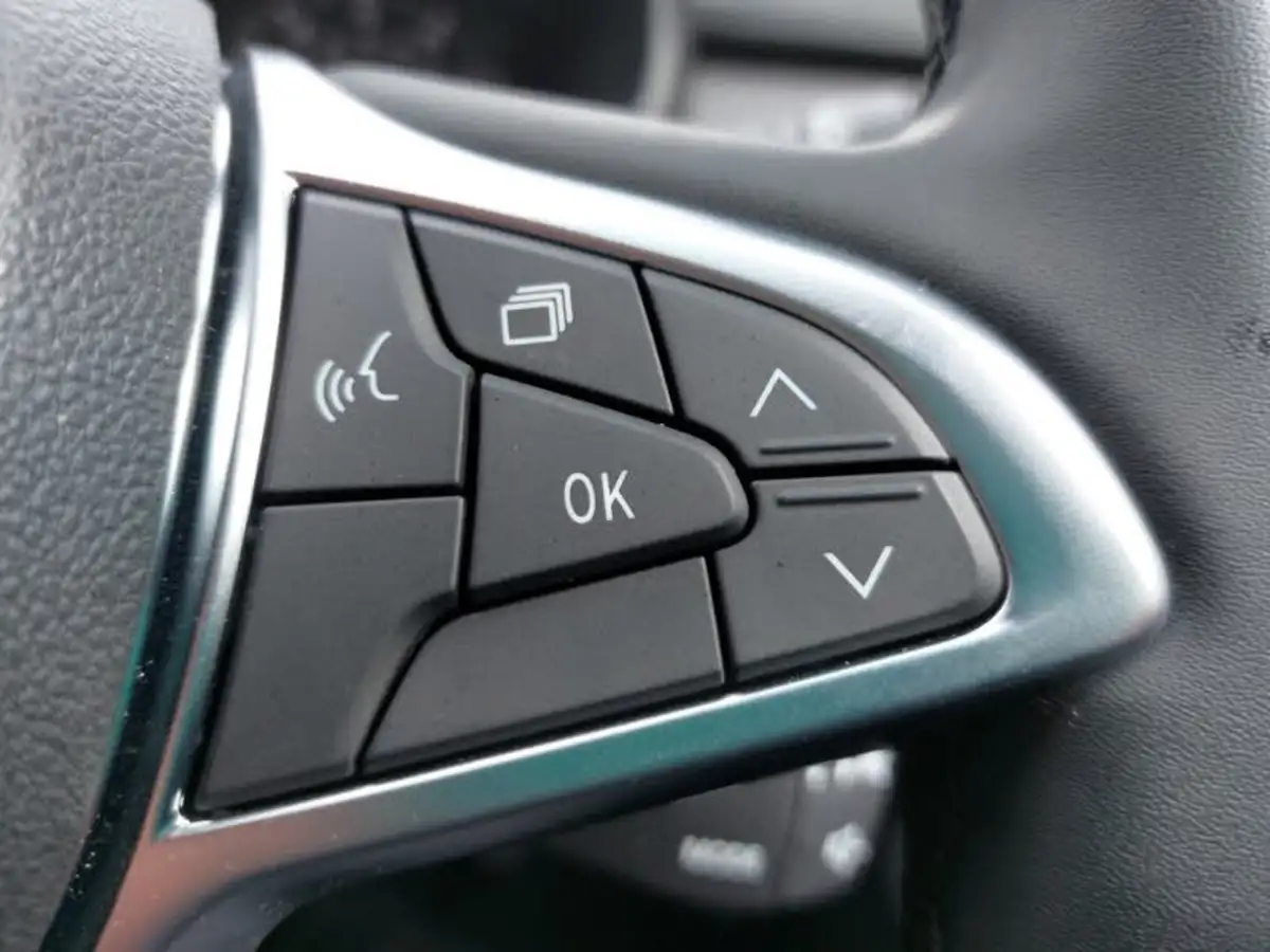 2022-dacia-sandero-10-tce-comfort-90bhp-big-17
