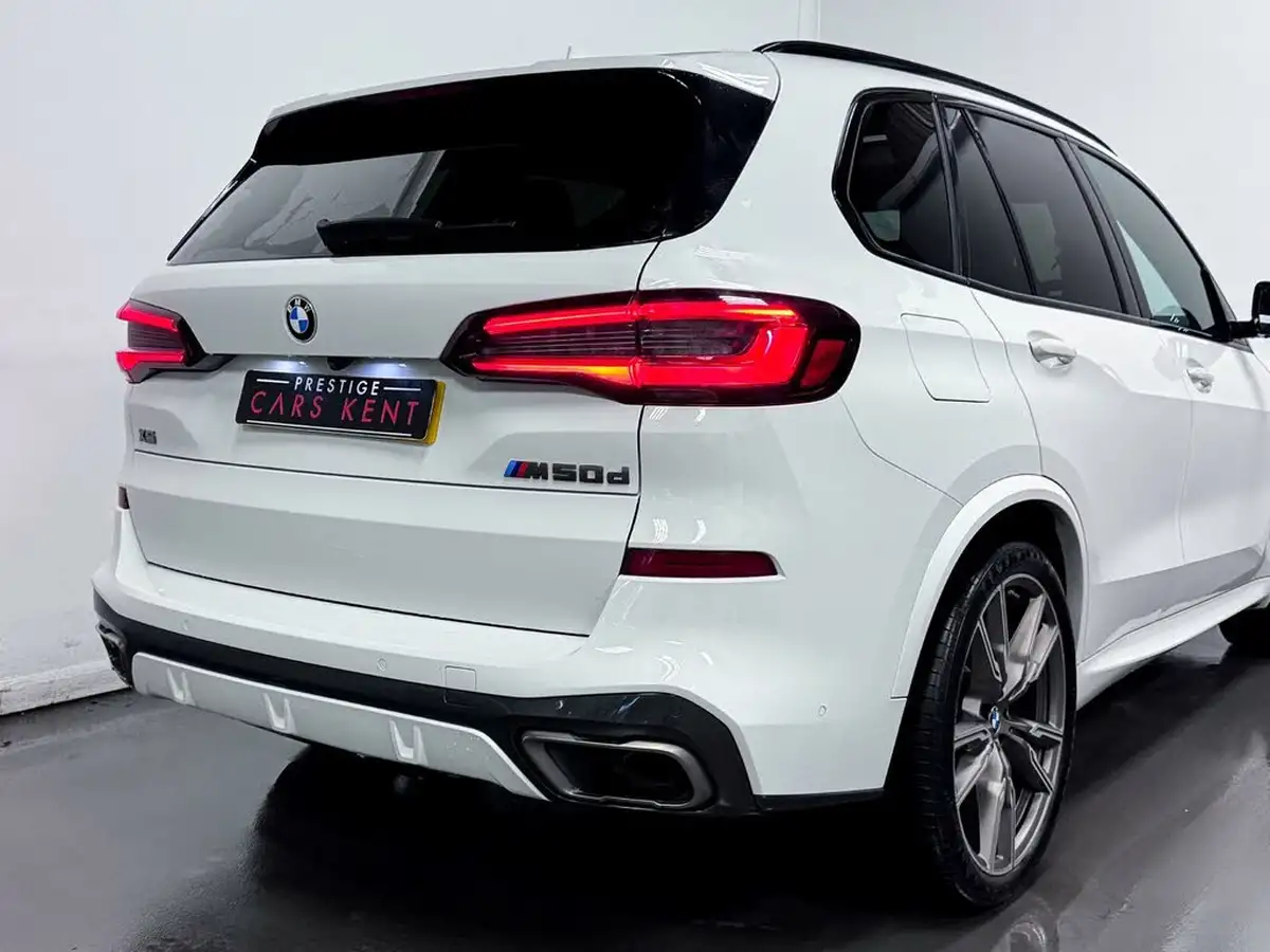 2020-bmw-x5-30td-m50d-big-14