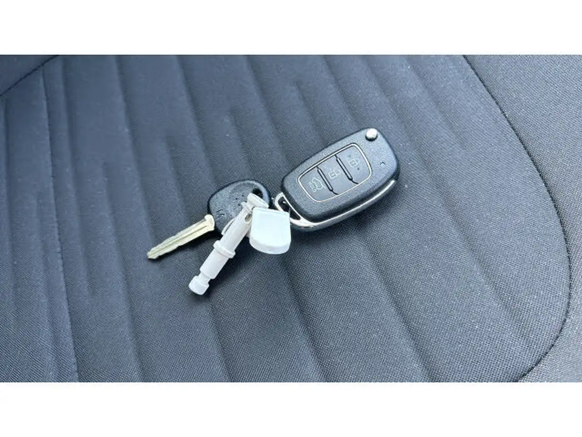 2021-hyundai-i10-10-se-connect-big-17