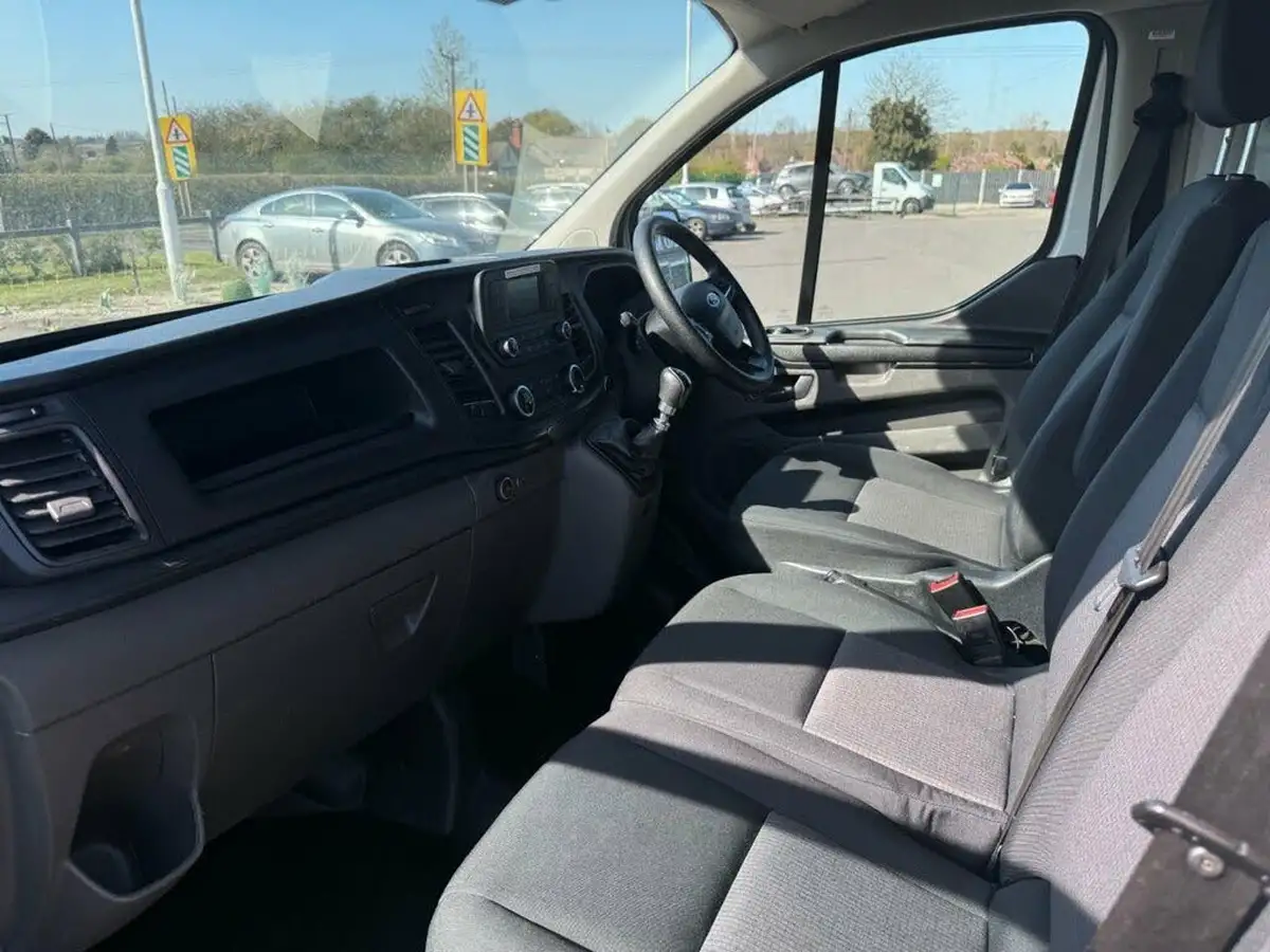 2020-ford-transit-custom-20tdci-300-l1h1-leader-105pseu6dt-panel-van-big-23