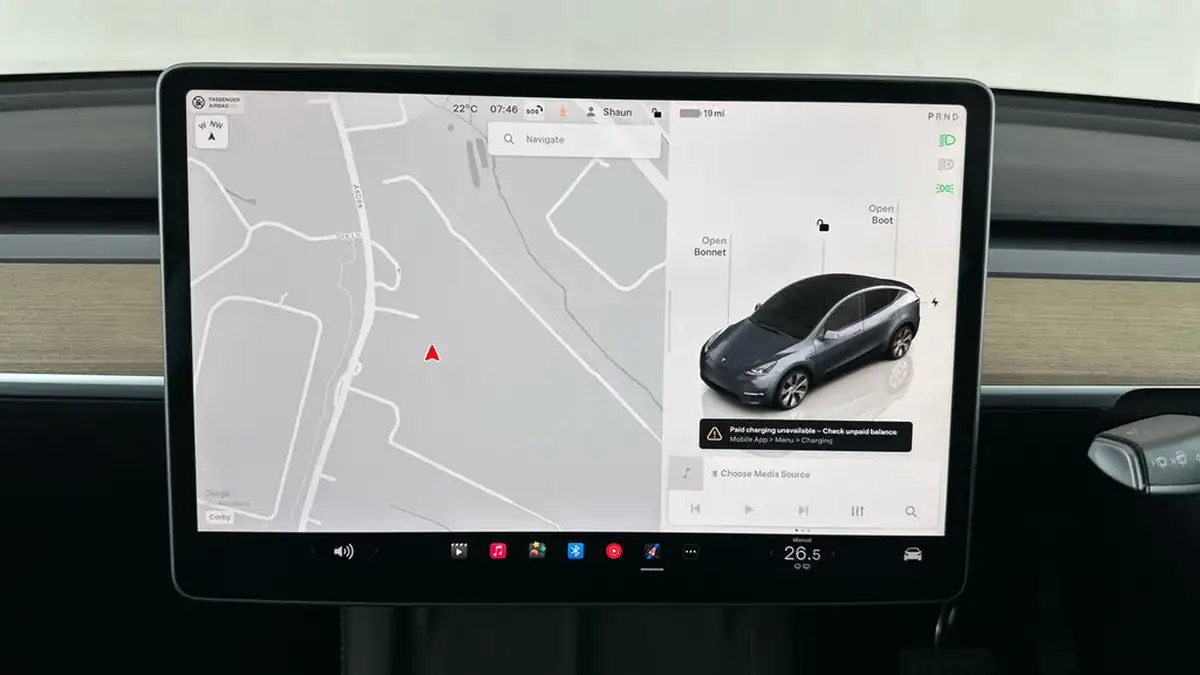2022-tesla-model-y-e-long-range-big-11