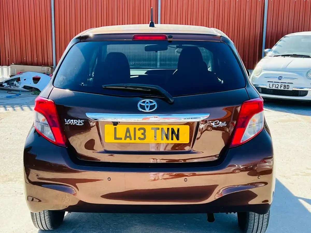 2013-toyota-yaris-133-tr-5d-m-drive-s-big-5