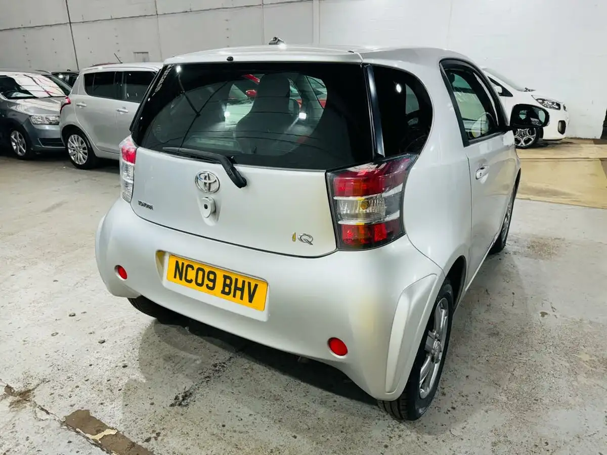 2009-toyota-iq-10-2-multidrive-big-3