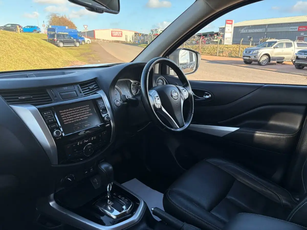 2020-nissan-navara-23dci-tt-tekna-8-navileather-auto-big-15