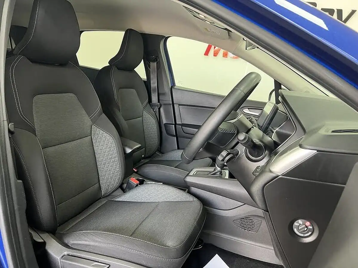2022-renault-captur-16-iconic-big-8
