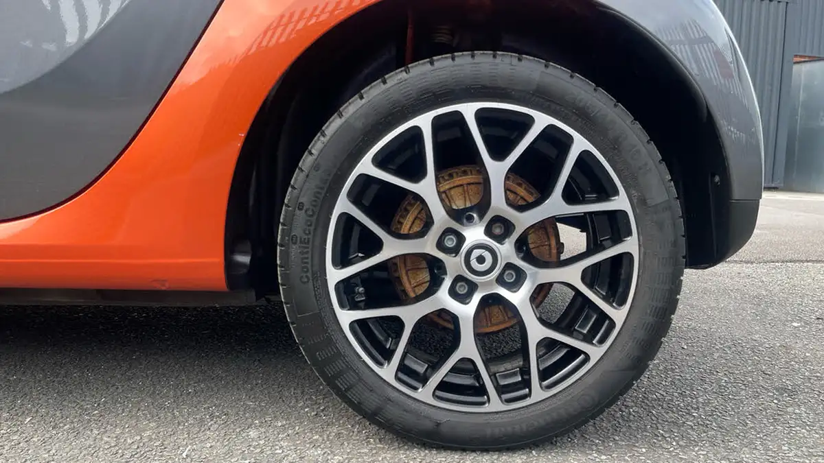 2020-smart-forfour-eq-prime-exclusive-big-17