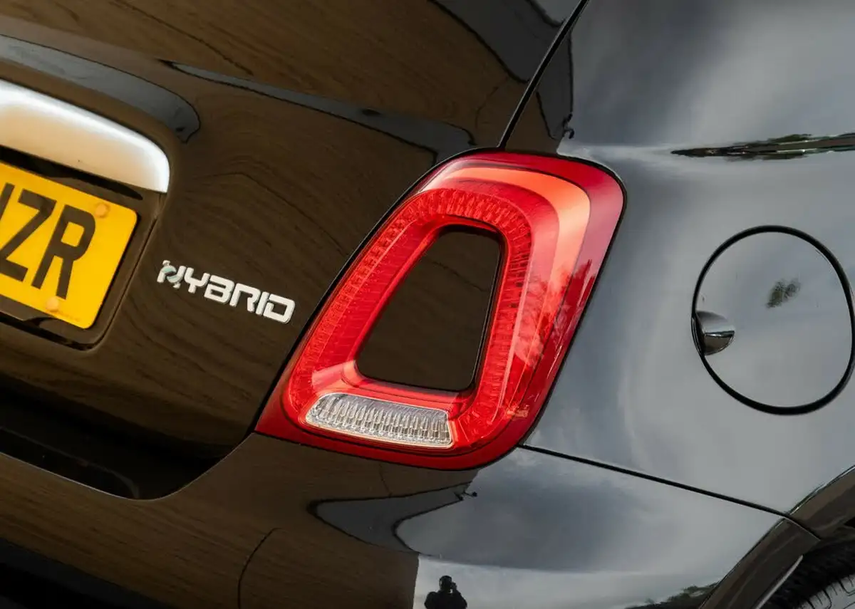 2022-fiat-500-10-hey-google-big-9