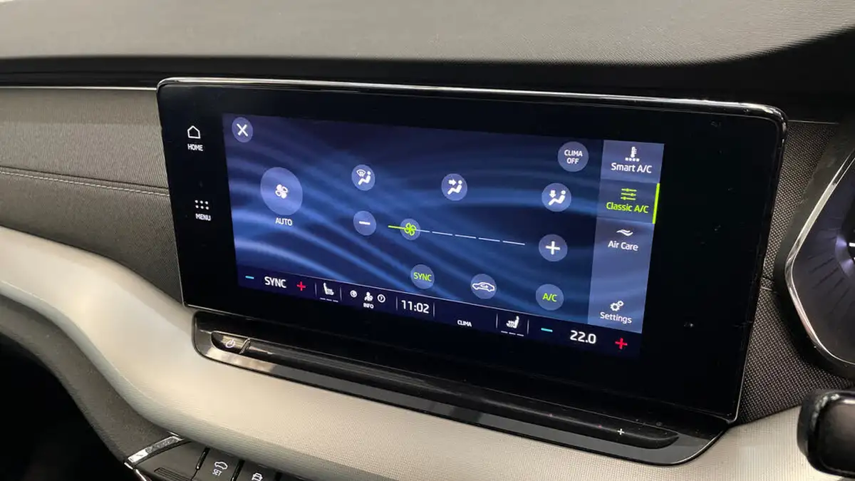 2022-skoda-octavia-15-tsi-se-l-hatchback-big-24