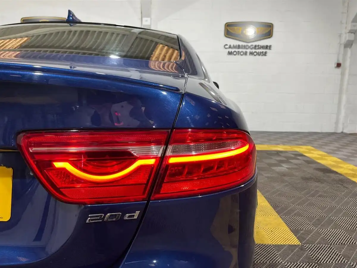 2016-jaguar-xe-20d-r-sport-180ps-auto-big-16