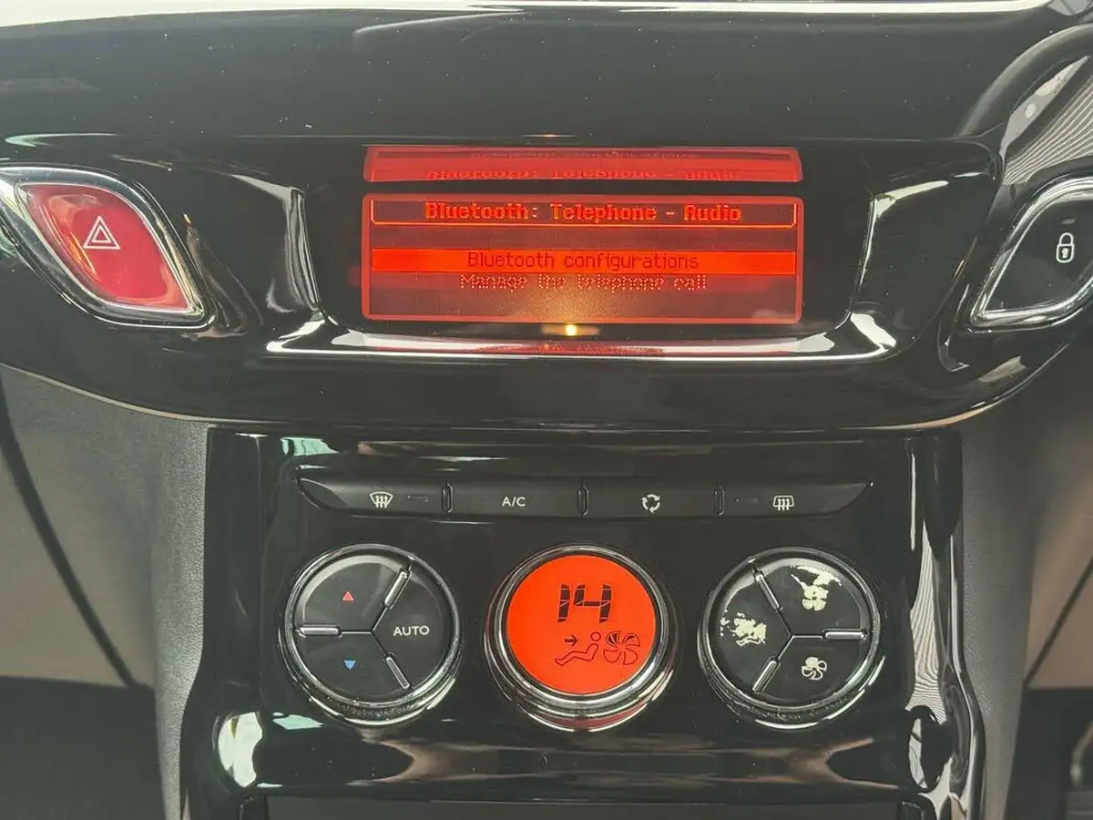 2015-citroen-ds3-12-dstyle-plus-big-28