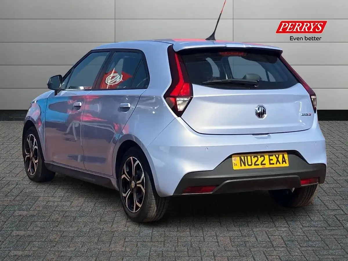 2022-mg-mg3-15-vti-tech-exclusive-nav-big-1