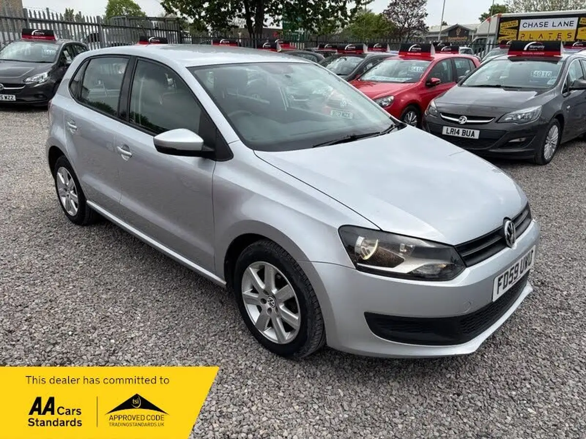 2010-volkswagen-polo-14-se-85ps-5d-big-8