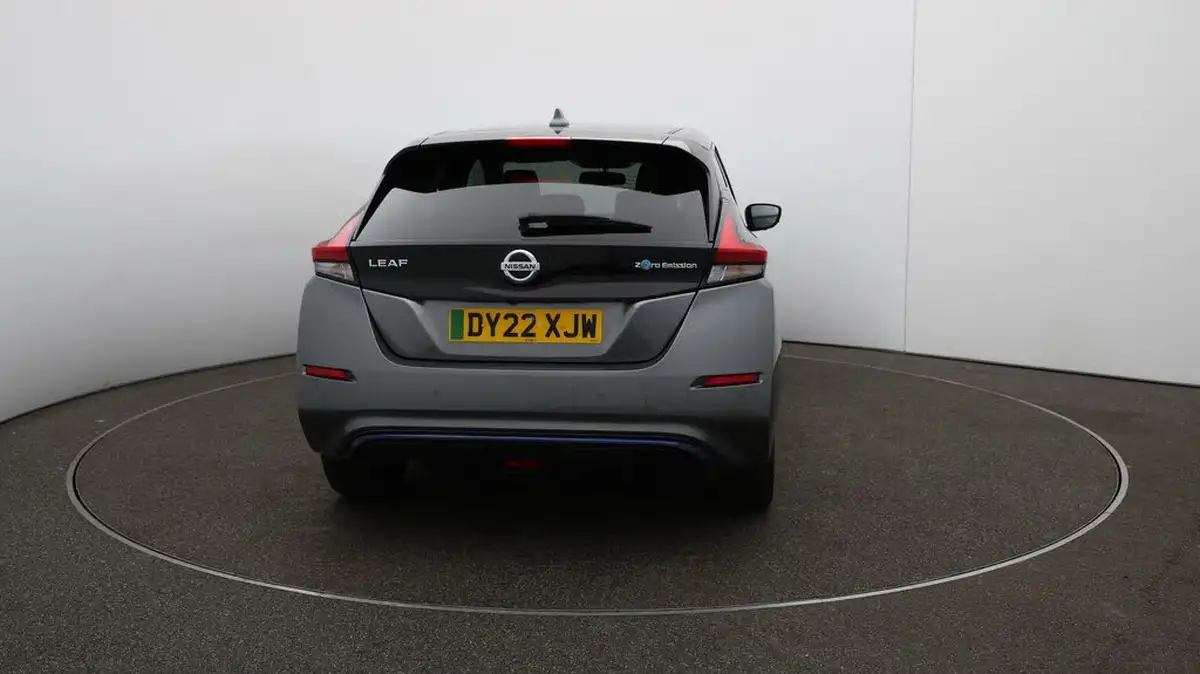 2022-nissan-leaf-e-tekna-big-50