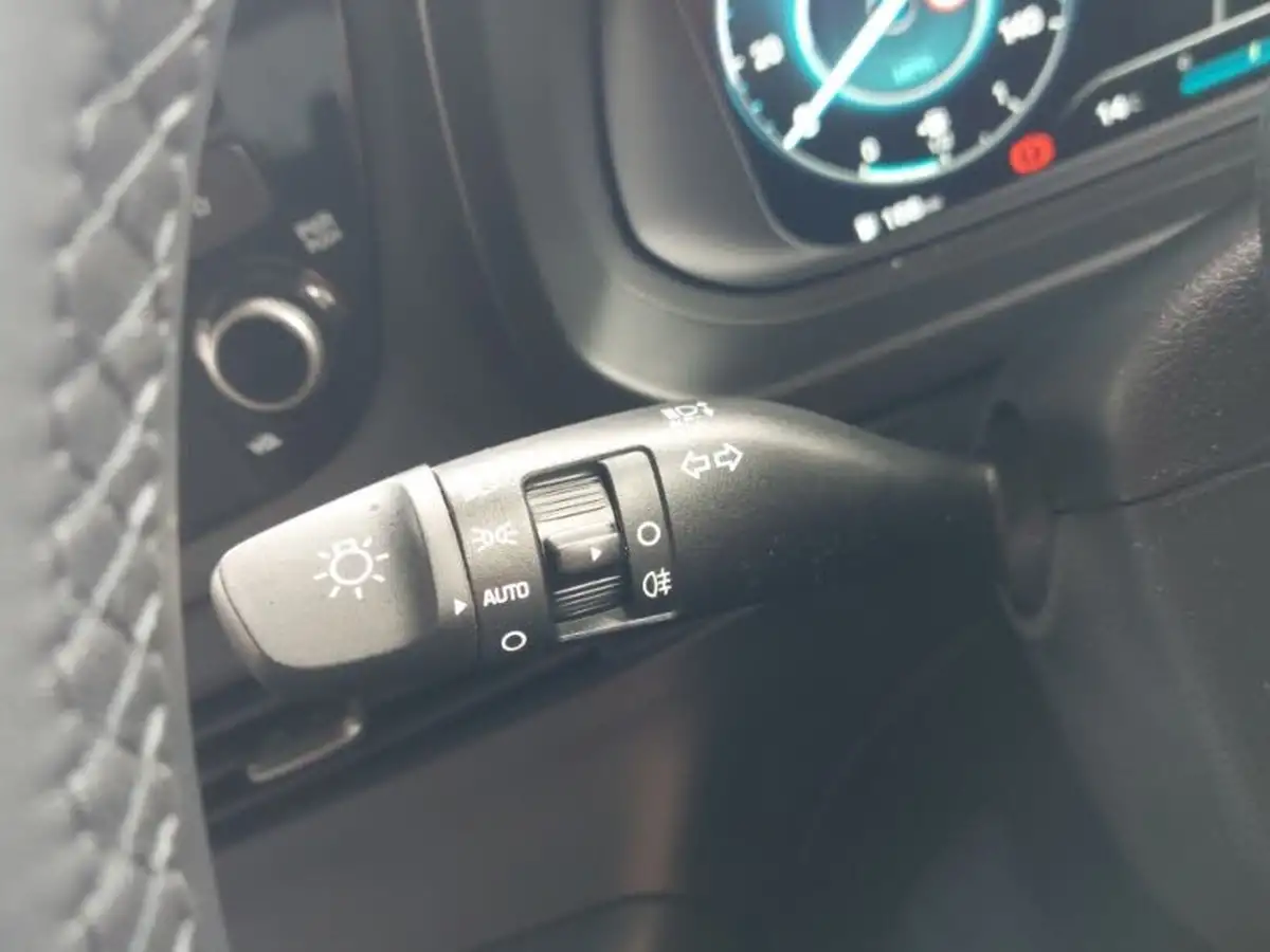 2022-hyundai-bayon-10-t-gdi-se-connect-big-16