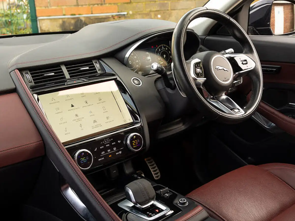 2021-jaguar-e-pace-15-p300e-r-dynamic-se-big-12