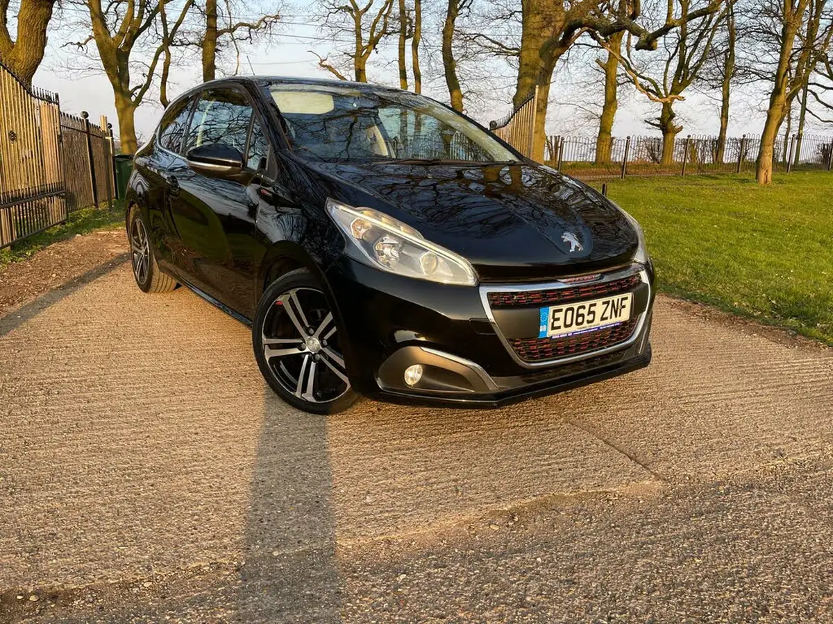2015-peugeot-208-16bluehdi-gt-line-120bhp-ss-3d-big-12